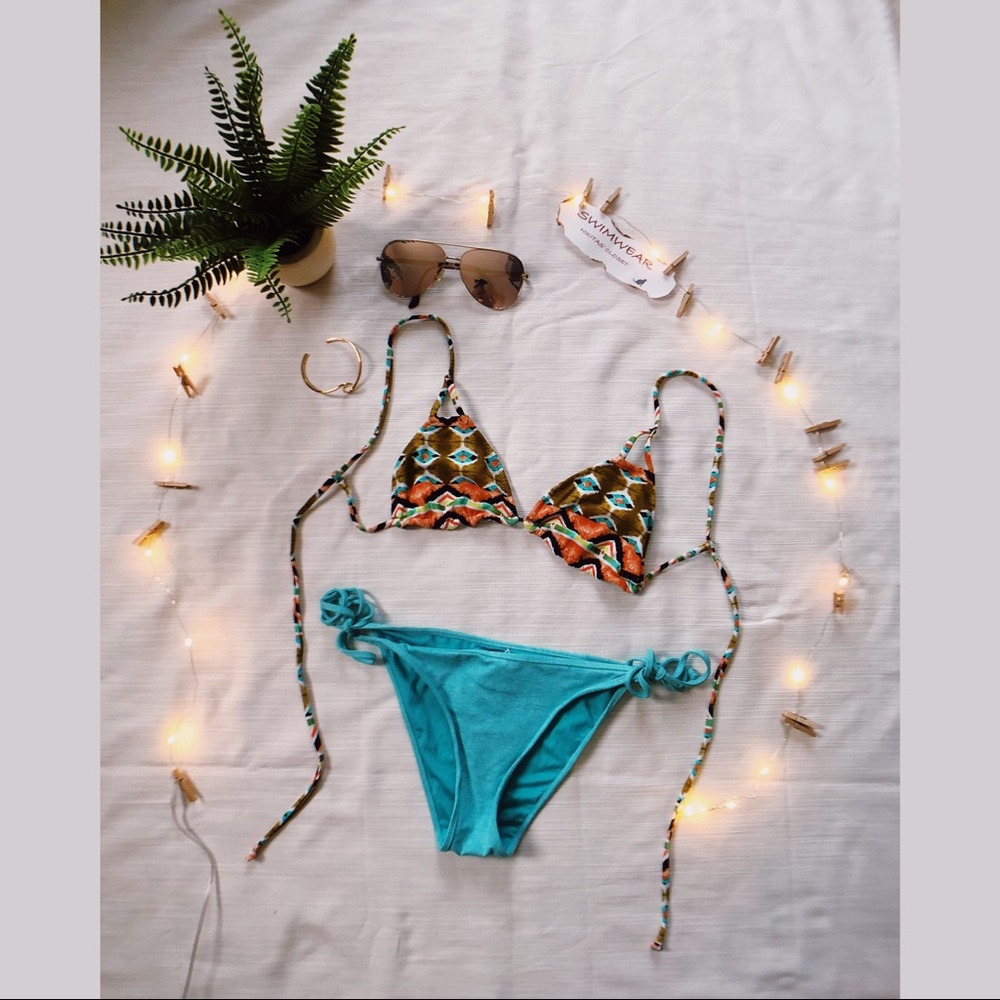 SOLD🏷 Volcom Bikini Bottoms